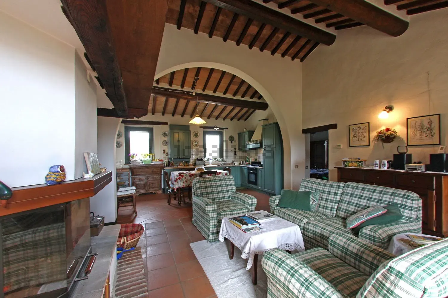 Stay Living room of Gran Marco with beamed ceiling and seating area